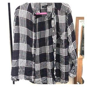 Forever 21  flannel 3x runs small